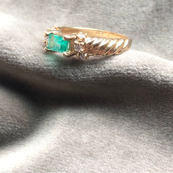Emerald and diamond 14k ring - Picture 5 of 9